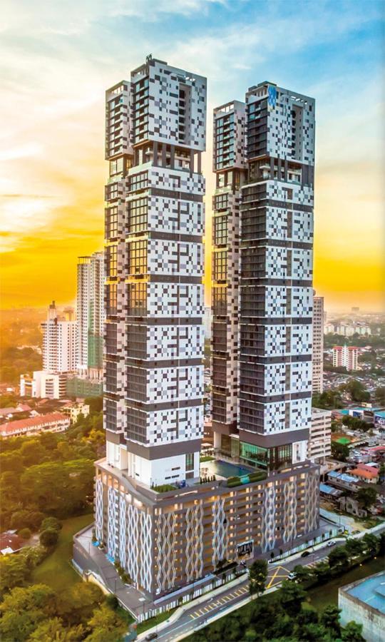 2 Bedroom Apartment @Setia Sky 88 Джохор Бахру Екстериор снимка